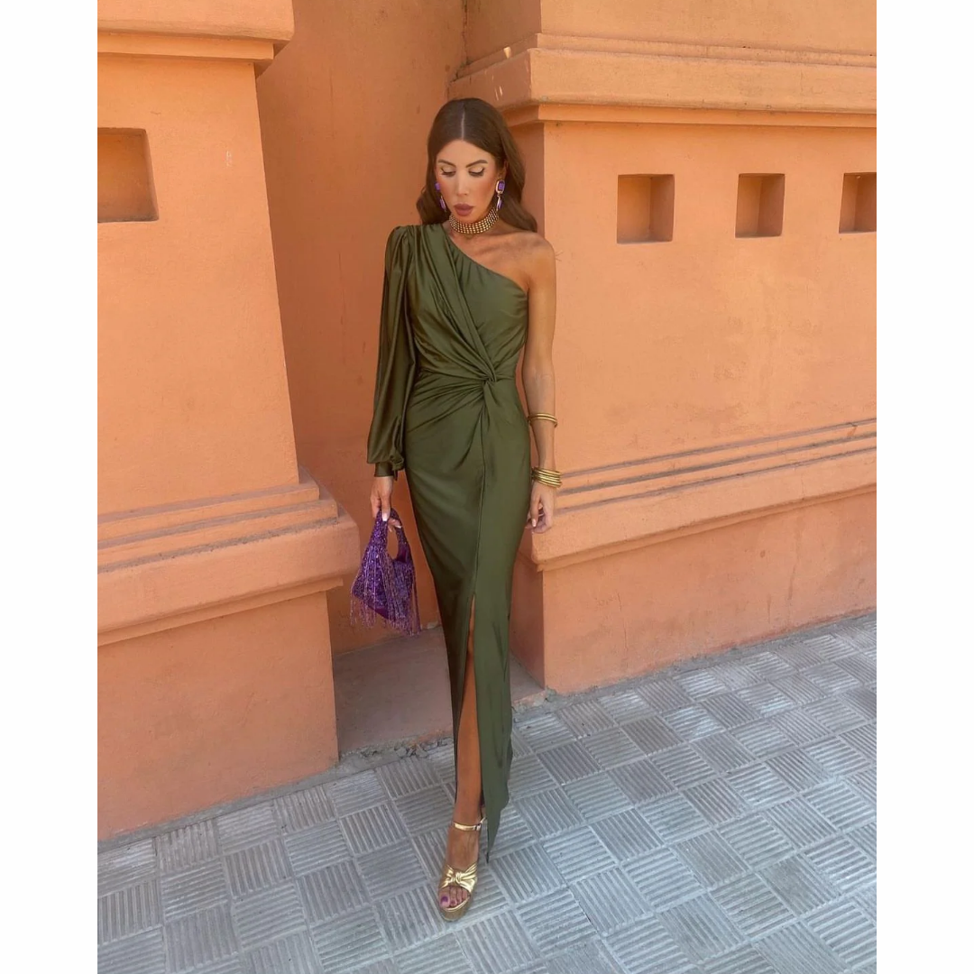 Kelly - Sophisticated Evening Gown